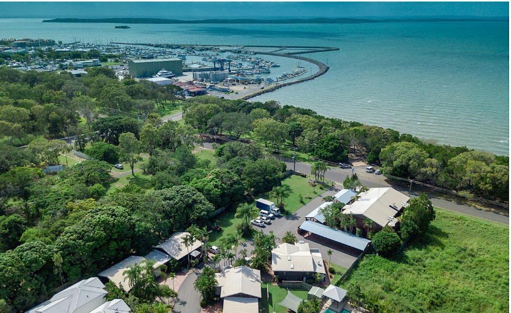 The Villas - Hervey Bay - 2 Separate Villas Urangan Buitenkant foto
